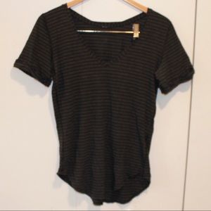 LULULEMON Love Tee V Neck in striped black